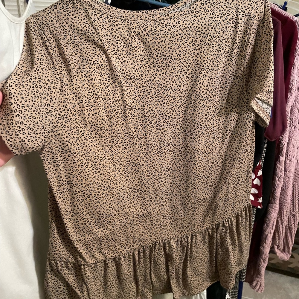 Leopard Print Tee, Ruffle Bottom